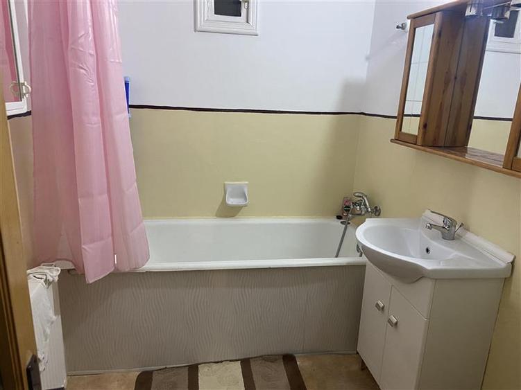 Apartament 3 camere , zona ultracentrala (Casa de Pensii ) , decomandat ,72 mp , - 7