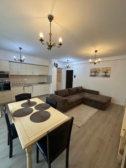 Apartament cu 3 camere decomandat în Pipera
