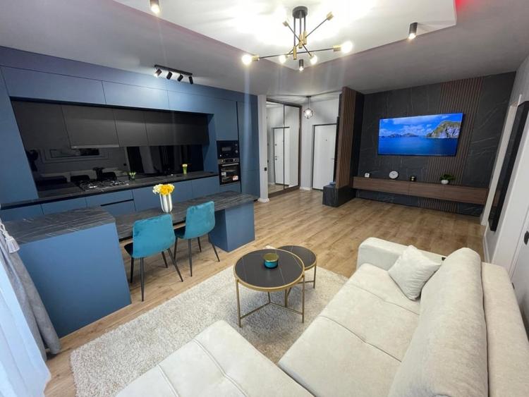 Apartament cu 2 camere semidecomandat, mobilat în Florești