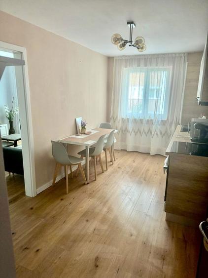 Apartament cu 2 camere semidecomandat în Cetate