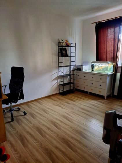 Casă cu 4 camere cu Teren 325 Mp în Moșnița Nouă
