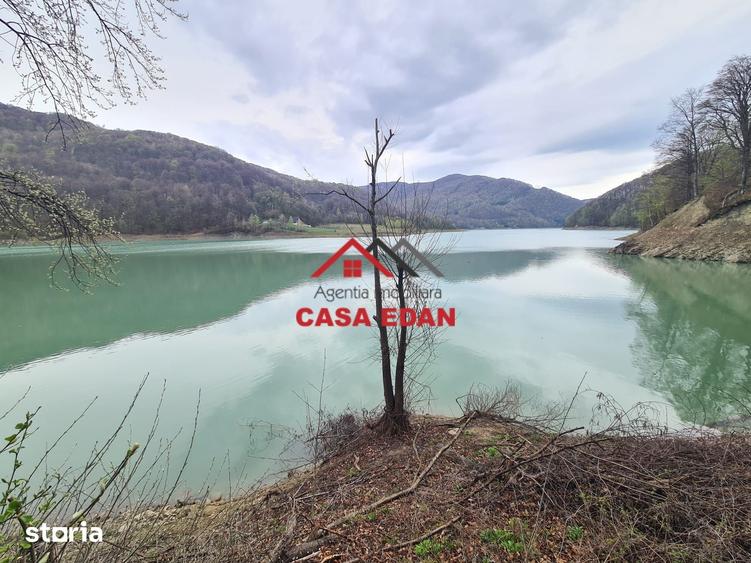 Teren de 1000 mp, în Valea Doftanei