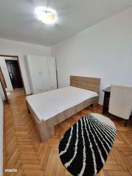 Apartament cu 3 camere decomandat în Gruia