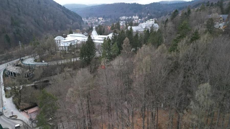 Teren Construcții intravilan de 1700 mp, în Castelul Peleș
