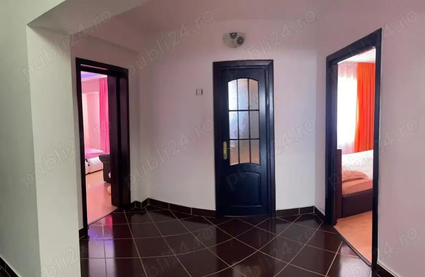 Apartament cu 3 camere decomandat în 1 Mai