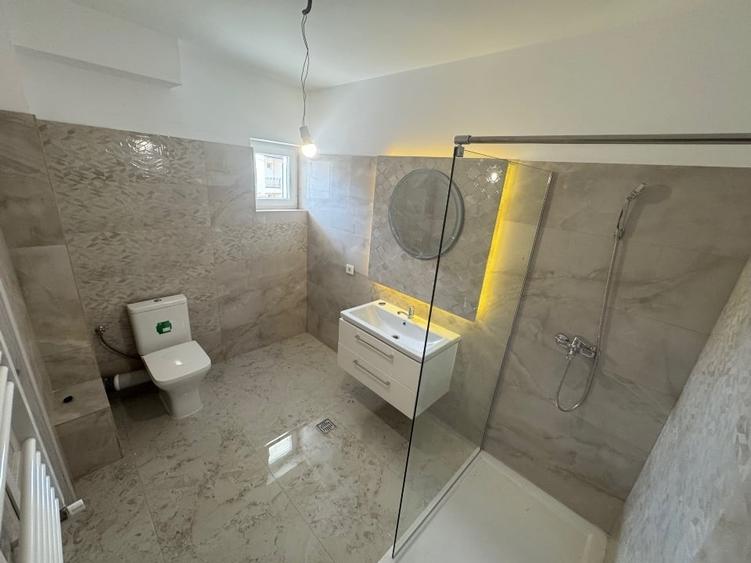 Duplex cu 5 camere cu Canalizare în Haliu