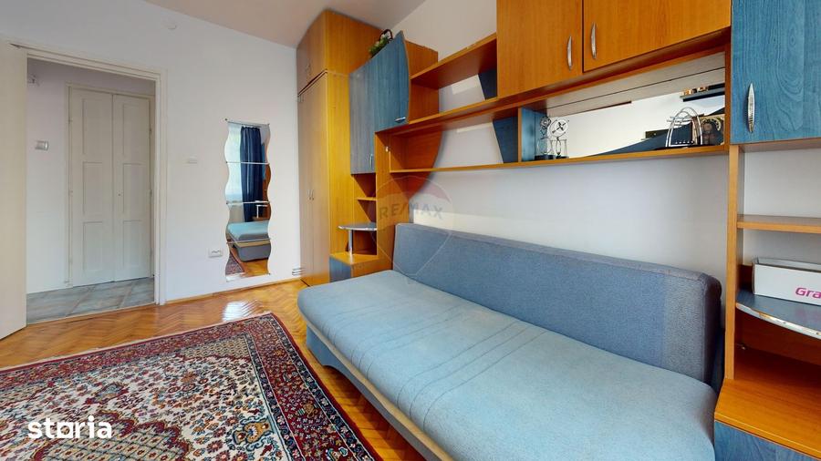 Apartament cu 2 camere decomandat în Florilor
