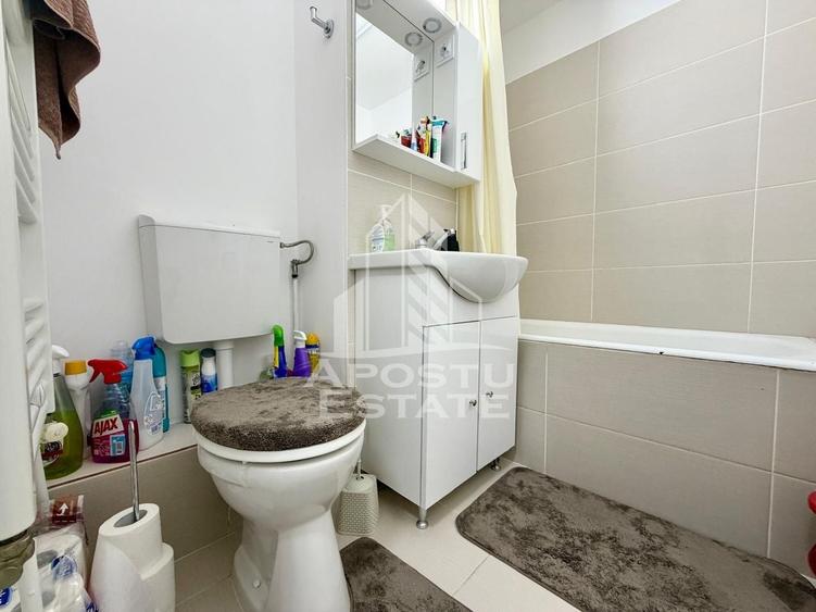 Apartament cu 4 camere decomandat, mobilat în Lipovei