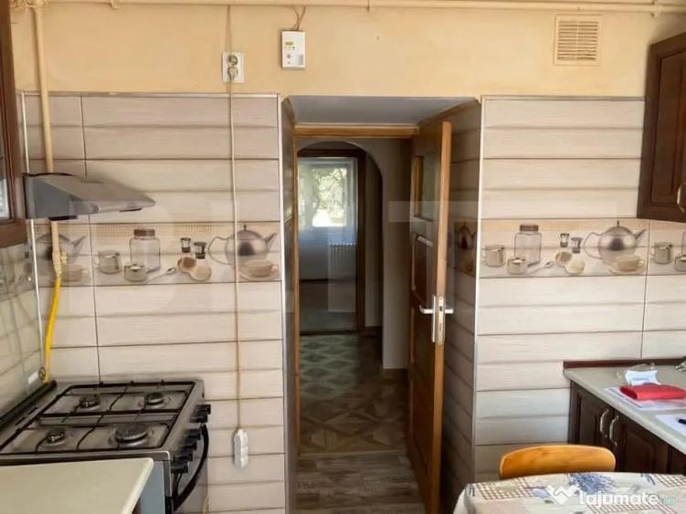 Apartament cu 3 camere decomandat în Micro 16