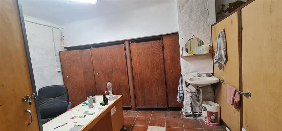 Spațiu industrial, de 300 mp, în Intim
