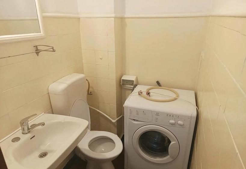 Apartament cu 3 camere semidecomandat în Drumul Taberei