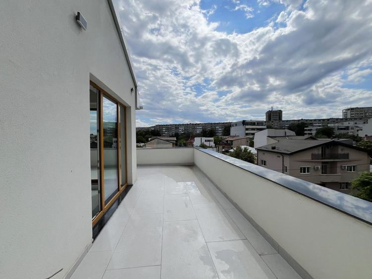Apartament cu 4 camere semidecomandat în Domenii
