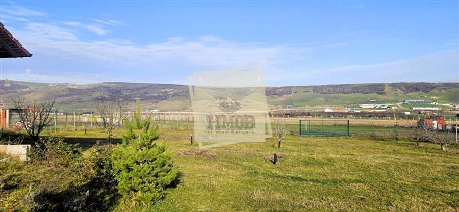 Casă individuală cu 2 camere cu Teren 1300 Mp în Daia