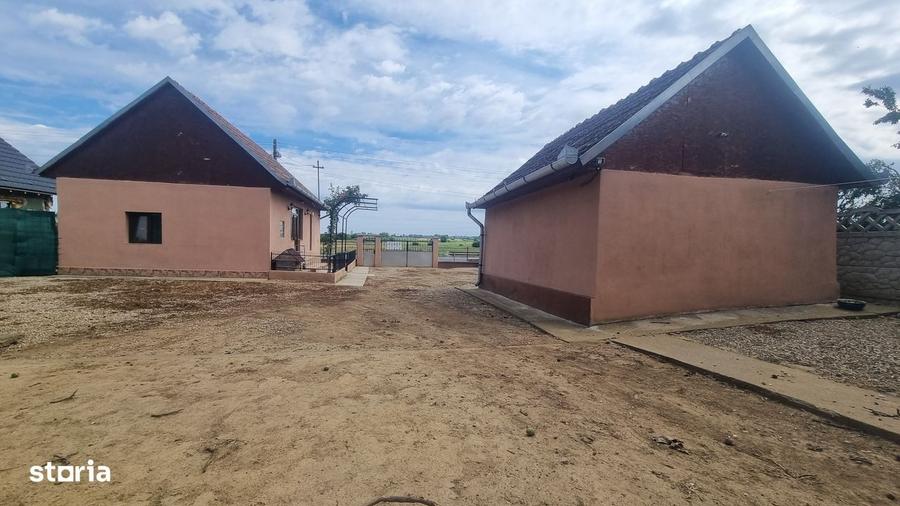 Casă cu 3 camere în Cadea