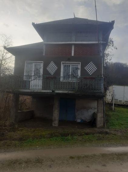 Casă cu 3 camere în Central
