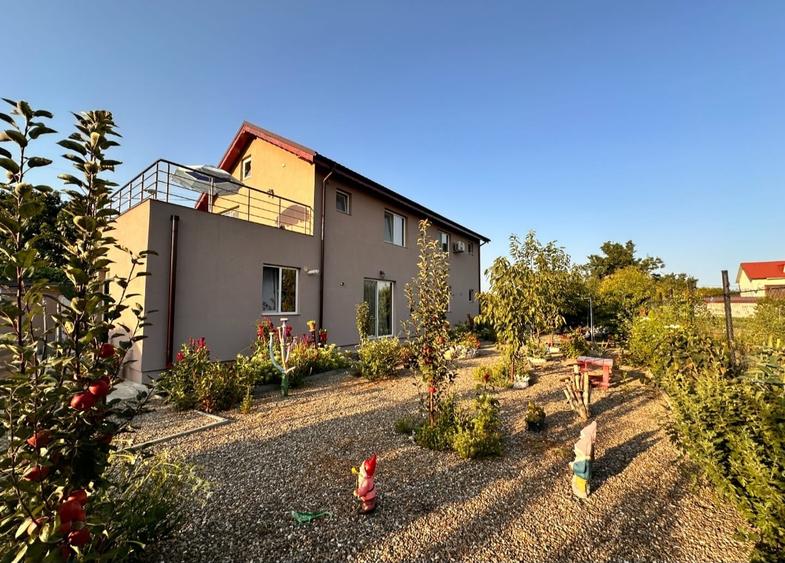 Casă individuală cu 8 camere cu Piscina în Palazu Mare
