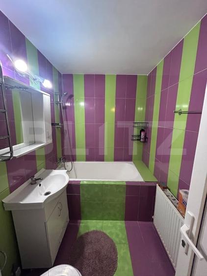 Apartament cu 4 camere decomandat, mobilat în Găești