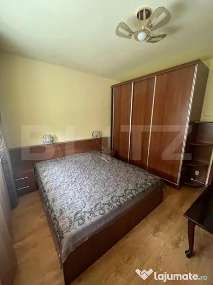Apartament cu 3 camere semidecomandat, mobilat în Câmpia Turzii