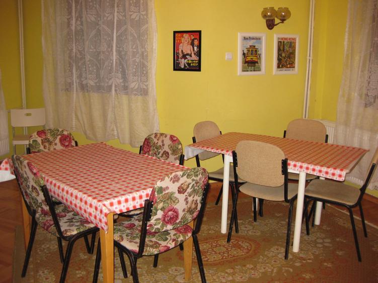 Casă cu 14 camere cu Canalizare în Valea Alba