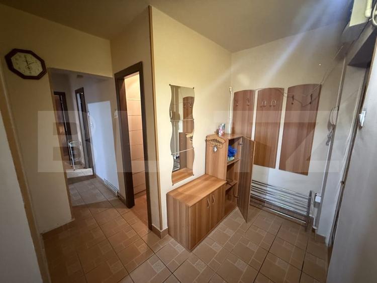 Apartament cu 3 camere decomandat, mobilat în Micro 6