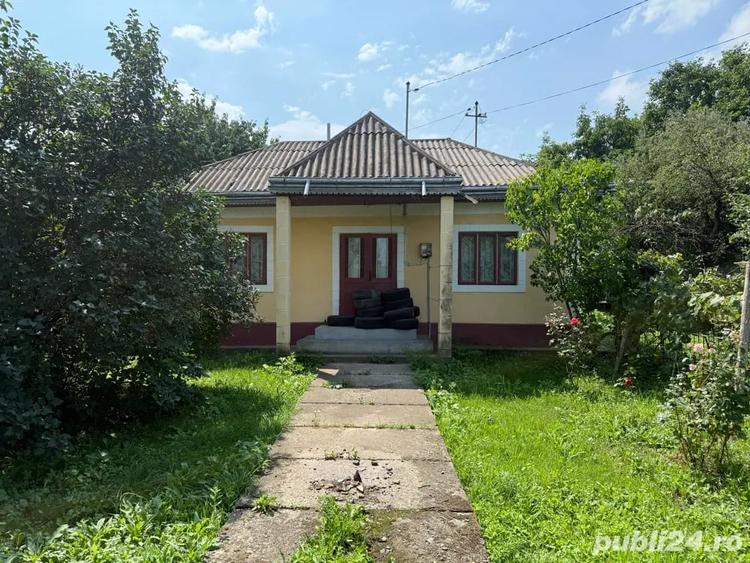 Casă cu 6 camere în Liteni