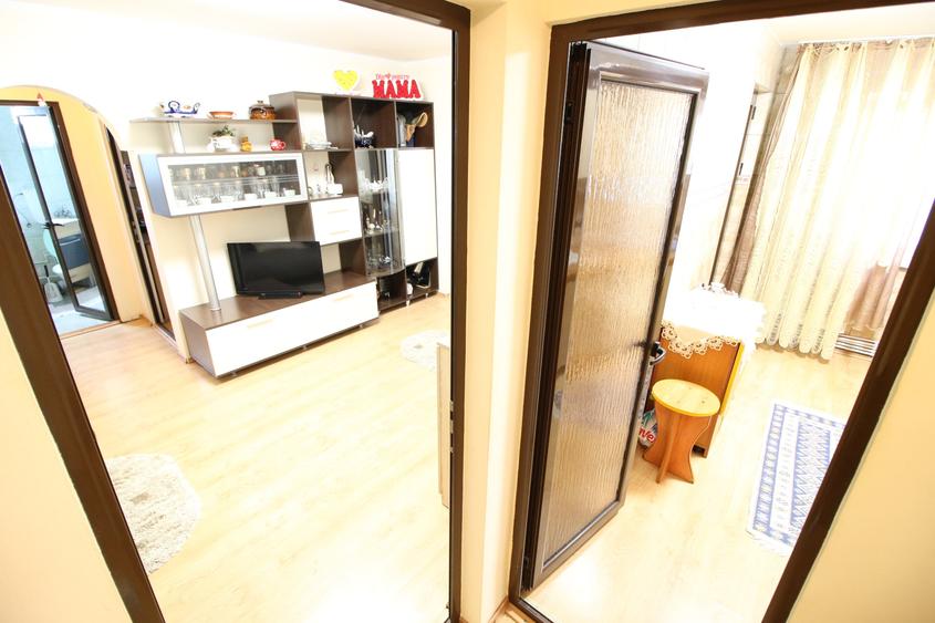 Apartament cu 2 camere semidecomandat în Micro 40