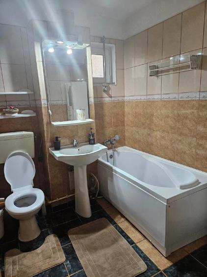 Apartament cu 3 camere decomandat în Ultracentral