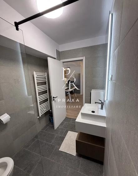 Apartament cu 2 camere semidecomandat, mobilat în Florești
