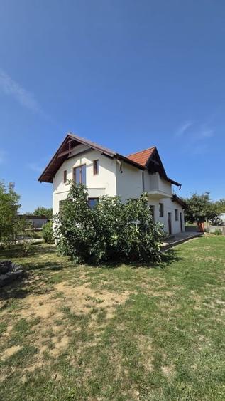 Casă individuală cu 3 camere cu Teren 900 Mp în Păulești