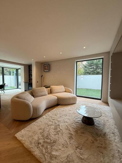 Apartament cu 4 camere în Iancu Nicolae