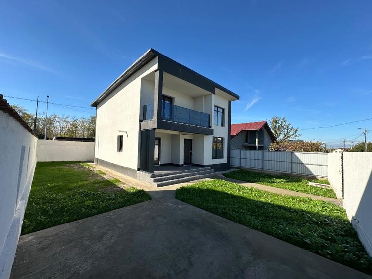 Casă individuală cu 5 camere cu Teren 287 Mp în Valu lui Traian