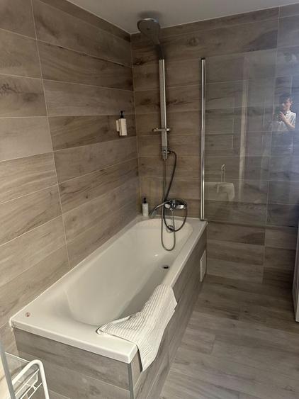 Apartament cu 4 camere decomandat, mobilat în Cotroceni