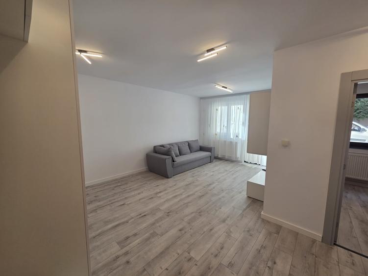 Apartament cu 2 camere decomandat în Platoul Izvor