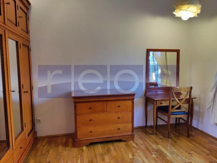 Apartament cu 3 camere semidecomandat, mobilat în Primăverii