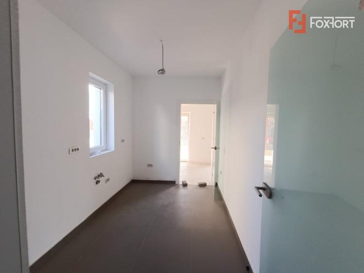 Duplex cu 4 camere cu Canalizare în Chișoda