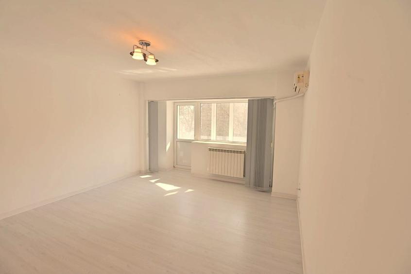 Apartament cu 2 camere decomandat în P-ța Alba Iulia