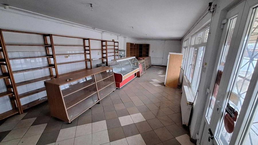 Spațiu comercial, de 74 mp, în Plosca