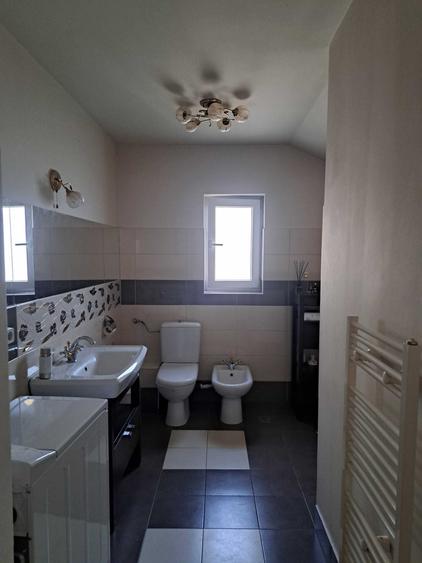 Casă cu 3 camere în Baciu