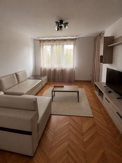 Apartament cu 3 camere în 1 Mai