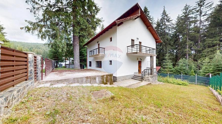 Casă cu 5 camere cu Teren 745 Mp în Cioplea