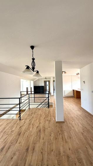 Apartament cu 4 camere decomandat, mobilat în Girocului