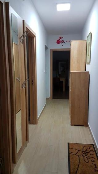 Apartament cu 2 camere decomandat, mobilat în Ultracentral