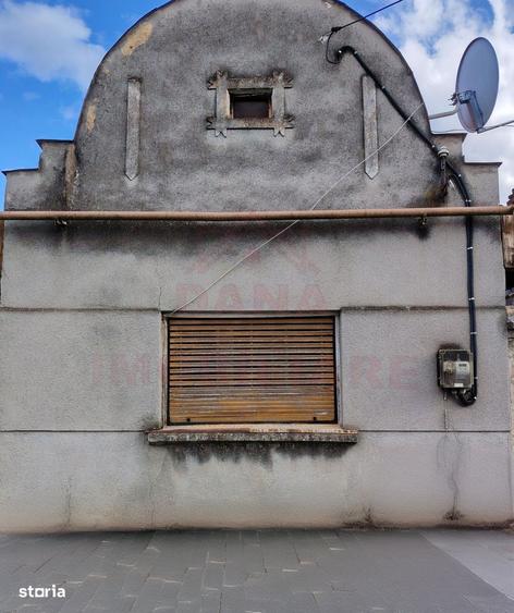 Casă cu 4 camere cu Canalizare în Central