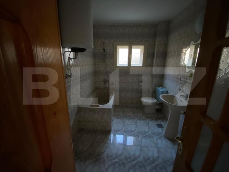 Casă individuală cu 7 camere cu Canalizare în Băile Herculane