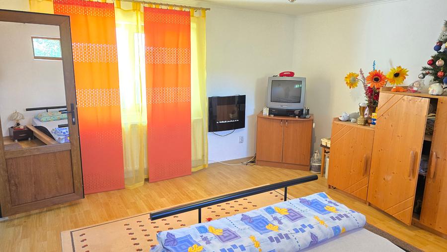 Casă cu 5 camere cu Canalizare în Zăvoi