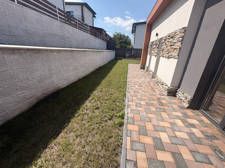 Casă cu 3 camere cu Teren 250 Mp în Cug