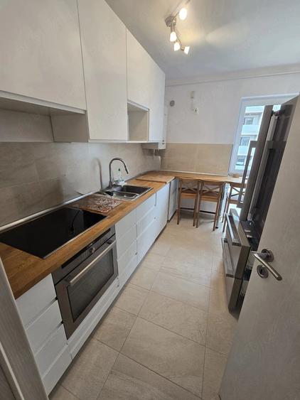 Apartament cu 3 camere decomandat în Bună Ziua