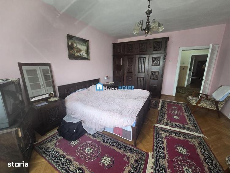 Casă cu 4 camere în Central