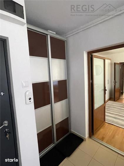 Apartament cu 3 camere semidecomandat în Centrul Istoric