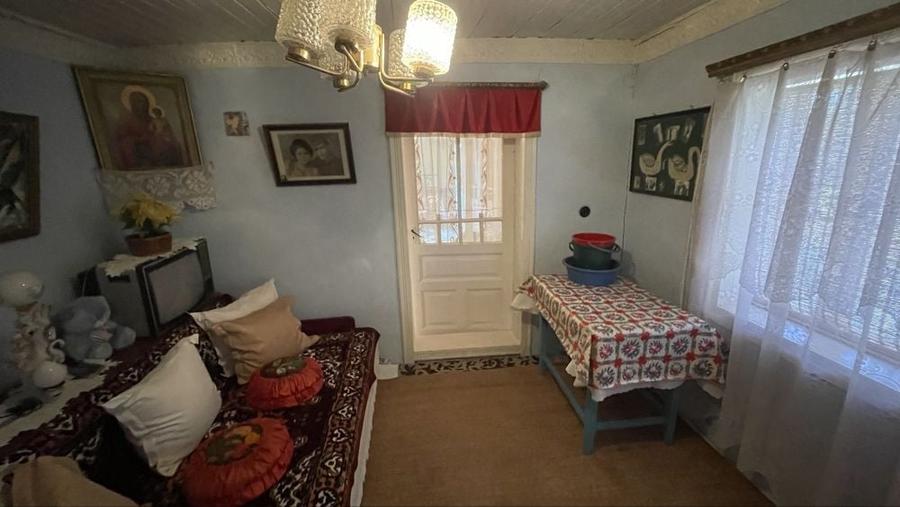 Casă cu 3 camere în Odaia Manolache